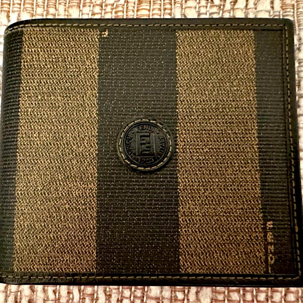 Fendi bifold vintage wallet